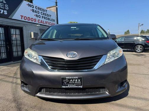 2013 Toyota Sienna LE