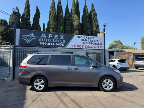 2013 Toyota Sienna LE