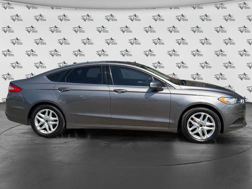 Gray 2014 Ford Fusion SE