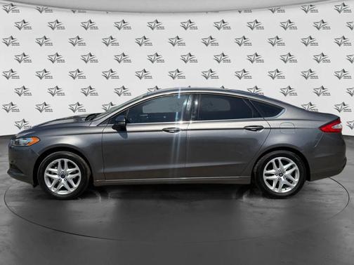 Gray 2014 Ford Fusion SE