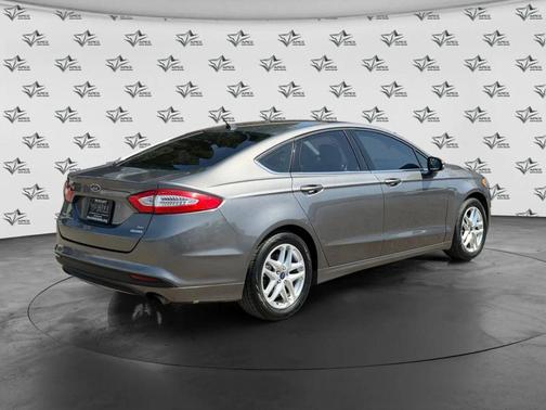 Gray 2014 Ford Fusion SE