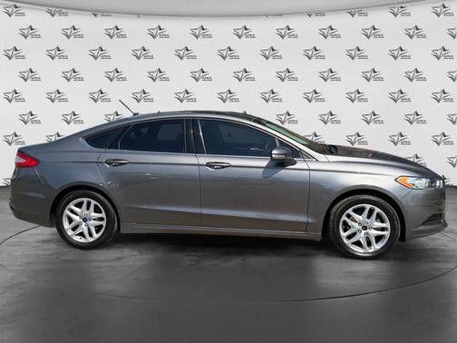 Gray 2014 Ford Fusion SE