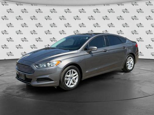 Gray 2014 Ford Fusion SE
