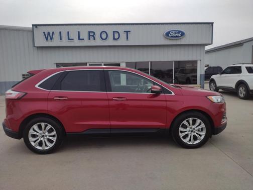 2020 Ford Edge Titanium