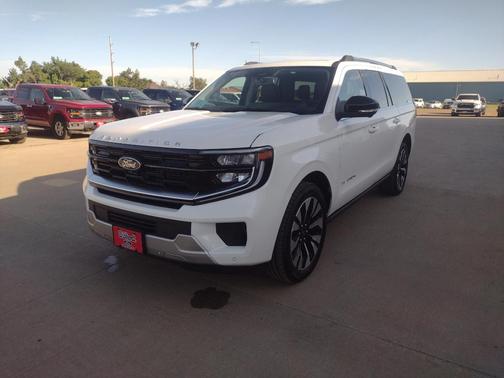 Star White Metallic Tri-Coat 2026 Ford Expedition Max Platinum