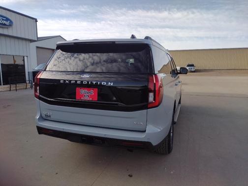 Glacier Gray Metallic Tri-Coat 2026 Ford Expedition Max Active 4x4