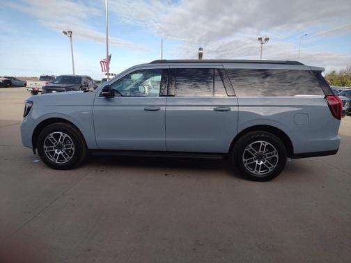 Glacier Gray Metallic Tri-Coat 2026 Ford Expedition Max Active 4x4