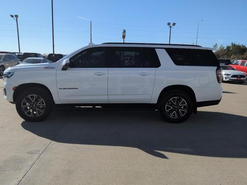 2024 Chevrolet Suburban 4WD Z71