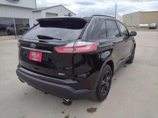2020 Ford Edge SE