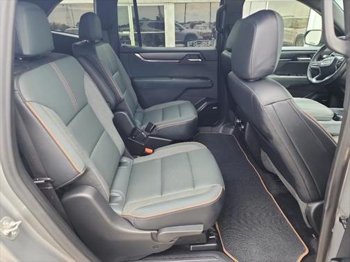 2024 GMC Acadia AWD AT4