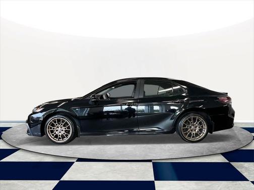 2024 Toyota Camry Hybrid SE