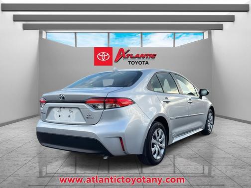 2025 Toyota Corolla Hybrid LE