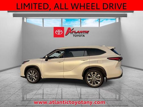 Wind Chill Pearl 2022 Toyota Highlander Limited