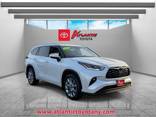 Wind Chill Pearl 2022 Toyota Highlander Limited