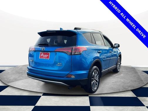 2017 Toyota RAV4 Hybrid XLE