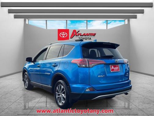 2017 Toyota RAV4 Hybrid XLE