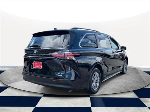 2021 Toyota Sienna XLE 7 Passenger