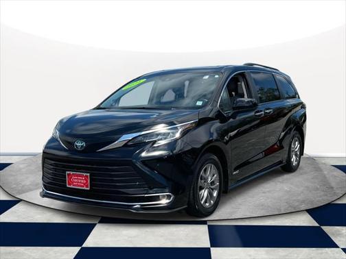 2021 Toyota Sienna XLE 7 Passenger