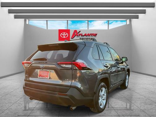 2020 Toyota RAV4 Hybrid LE