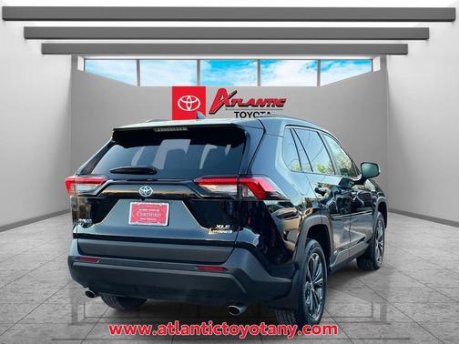 2023 Toyota RAV4 Hybrid XLE Premium