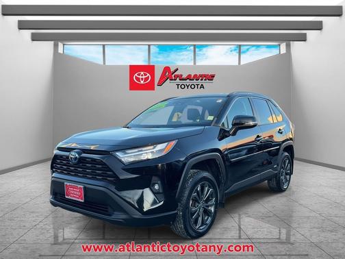 2023 Toyota RAV4 Hybrid XLE Premium