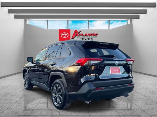 2023 Toyota RAV4 Hybrid XLE Premium