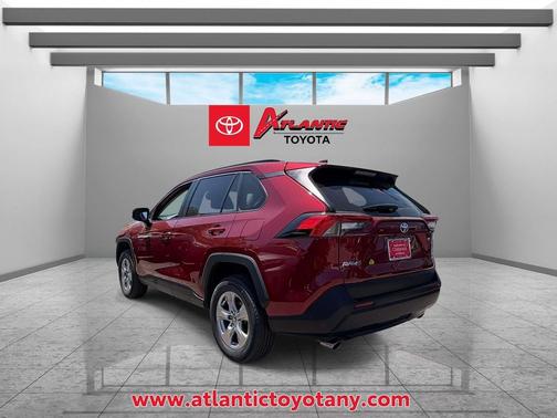 Pearl 2025 Toyota RAV4 XLE