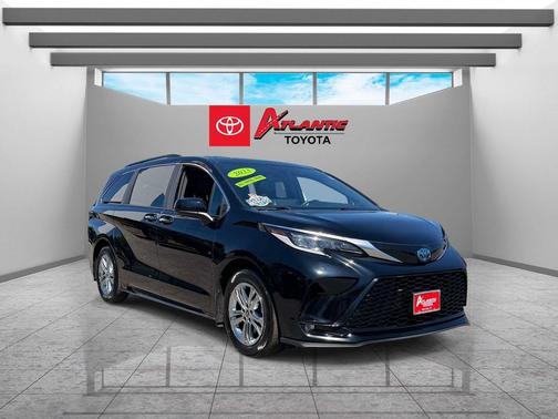 Midnight Black Metallic 2023 Toyota Sienna XSE 7 Passenger