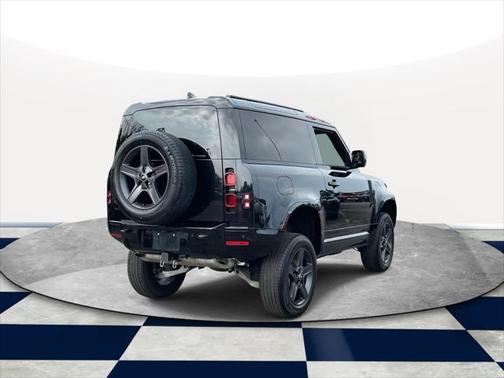 2024 Land Rover Defender 90 P400 X-Dynamic SE