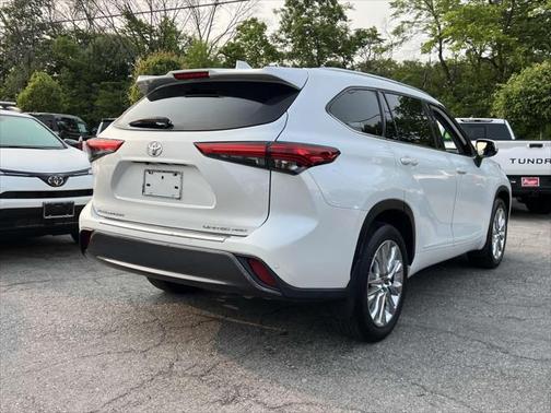 2022 Toyota Highlander Limited