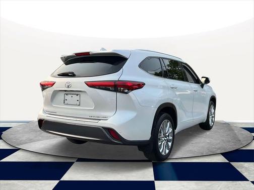 2022 Toyota Highlander Limited