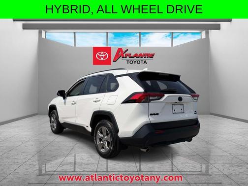 Ice 2023 Toyota RAV4 Hybrid XLE