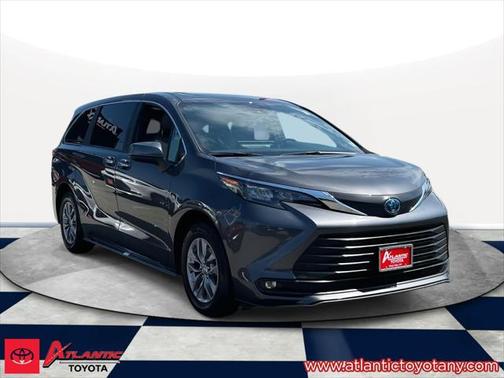 2025 Toyota Sienna XLE 7 Passenger