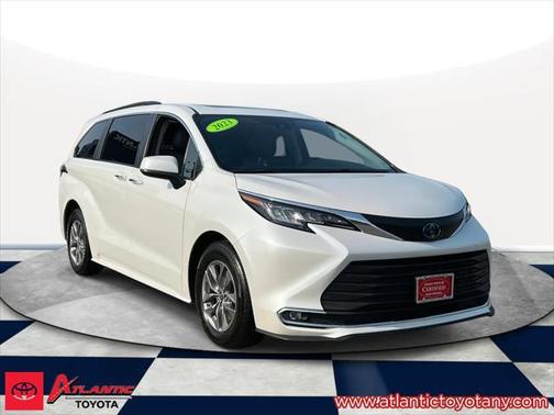 2023 Toyota Sienna XLE 7 Passenger