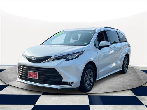 2023 Toyota Sienna XLE 7 Passenger