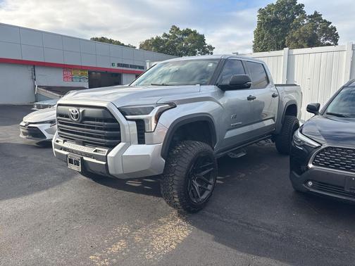 2022 Toyota Tundra SR5