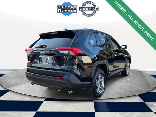 2025 Toyota RAV4 Hybrid SE