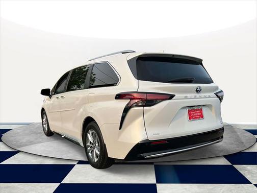 2023 Toyota Sienna Limited 7-Passenger