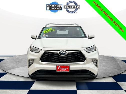 2022 Toyota Highlander Hybrid XLE