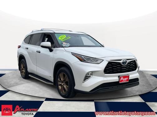 2022 Toyota Highlander Hybrid XLE