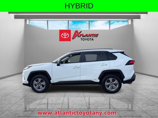 Ice 2025 Toyota RAV4 Hybrid LE