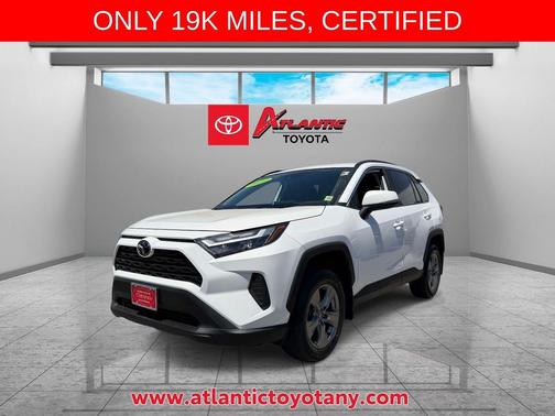 Ice Cap 2023 Toyota RAV4 XLE