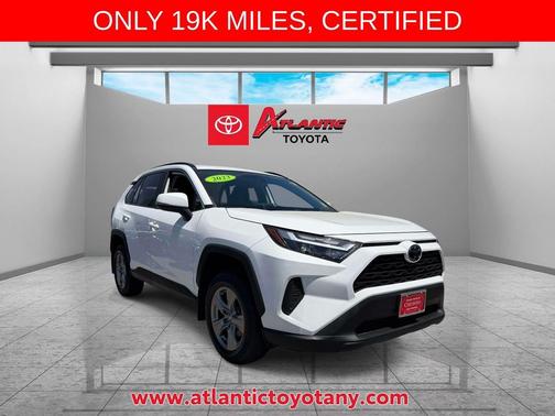 Ice Cap 2023 Toyota RAV4 XLE
