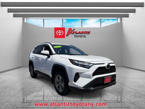 Ice Cap 2023 Toyota RAV4 XLE