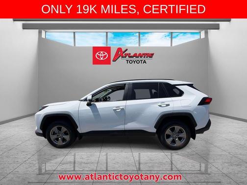 Ice Cap 2023 Toyota RAV4 XLE