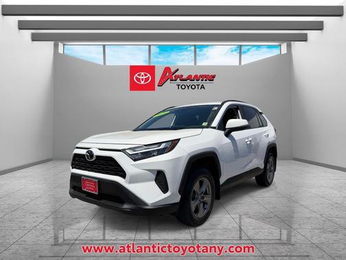 Ice Cap 2023 Toyota RAV4 XLE