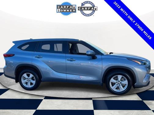 2022 Toyota Highlander LE