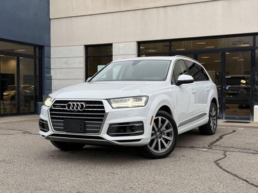 Off White 2018 Audi Q7 3.0T Prestige