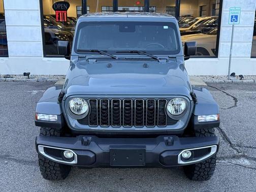 Anvil Clearcoat 2025 Jeep Gladiator High Tide