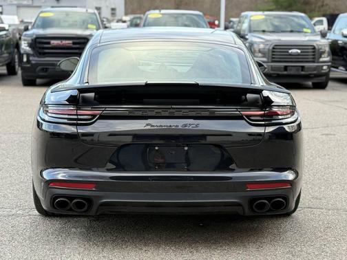 2019 Porsche Panamera GTS
